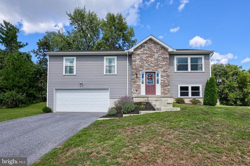 6 Swansea Dr, MIDDLETOWN, PA, 17057-3227 | Card Image