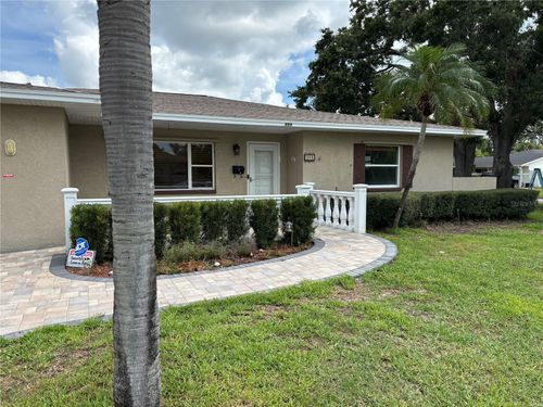 999 38th Ave Ne, SAINT PETERSBURG, FL, 33704-1686 | Card Image