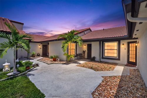 f-15065 Sw 49th Ln, Miami, FL, 33185-4273 | Card Image
