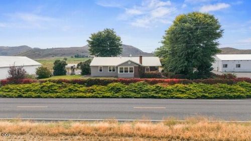 892 Cross Road, Klamath Falls, OR, 97603 | Card Image