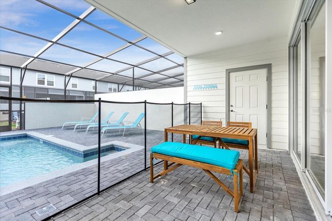 Spacious outdoor area | Image 32