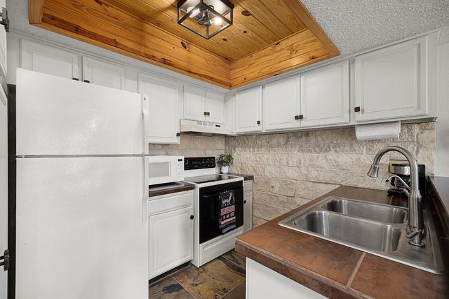 229 Comanche Ln, House other with 2 bedrooms, 2 bathrooms and 2 parking in Lago Vista TX | Image 20