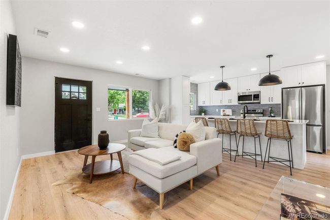 3061 S Glencoe St, House other with 3 bedrooms, 2 bathrooms and 5 parking in Denver CO | Image 4
