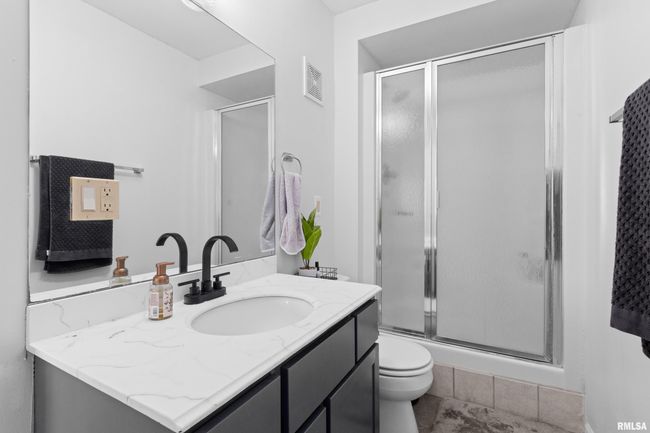 W5W - 125 Sw Jefferson Ave, Condo with 2 bedrooms, 2 bathrooms and null parking in Peoria IL | Image 21
