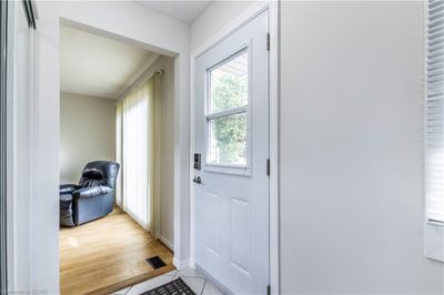 32 Wilsonview Ave, Townhouse with 3 bedrooms, 2 bathrooms and 1 parking in Guelph ON | Image 3