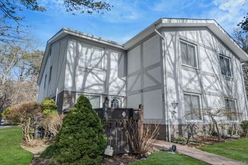 586 Blue Ridge Dr, Medford, NY, 11763-1221 | Card Image