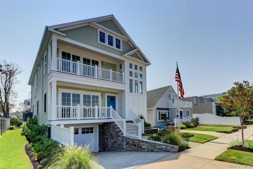 538 Walnut St, Long Beach, NY, 11561-3020 | Card Image