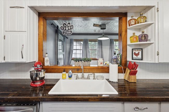 26417 Old Saltworks Rd, House other with 4 bedrooms, 2 bathrooms and 2 parking in Abingdon VA | Image 9