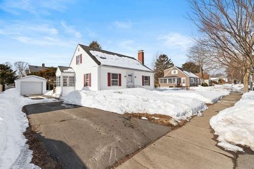 61 Ellsworth Ave, Beverly, MA, 01915-5628 | Card Image