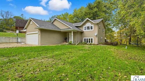 277 Red Ridge Rd, Good Thunder, MN, 56037-4401 | Card Image