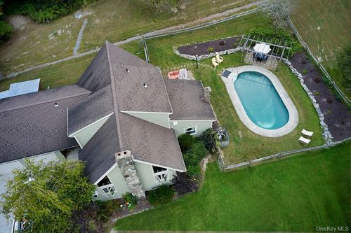 30 Velie Rd, Lagrangeville, NY, 12540-5516 | Card Image