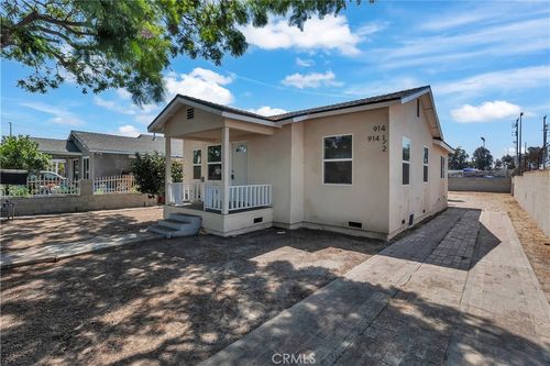 914 E O St, Wilmington, CA, 90744-2127 | Card Image