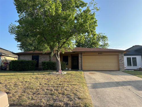 925 Woodcrest Dr, Lancaster, TX, 75134-2048 | Card Image