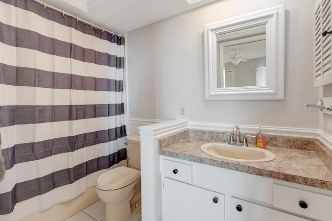 UNIT-111 - 600 Manatee Ave, Condo with 2 bedrooms, 2 bathrooms and null parking in Holmes Beach FL | Image 11