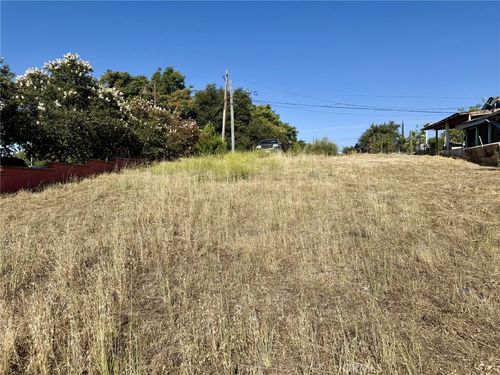 2114 Pine St, Paso Robles, CA, 93446-1415 | Card Image