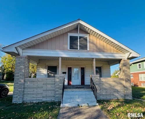 310 W Walnut St, Carbondale, IL, 62901-2914 | Card Image