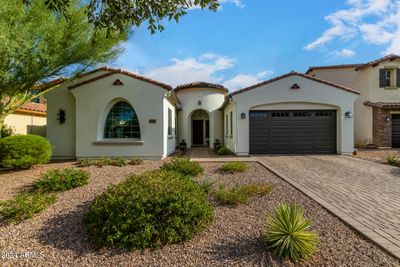 19303 E Apricot Lane, House other with 3 bedrooms, 3 bathrooms and null parking in Queen Creek AZ | Image 2