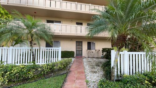 107-7006 Huntington Ln, Delray Beach, FL, 33446-2504 | Card Image
