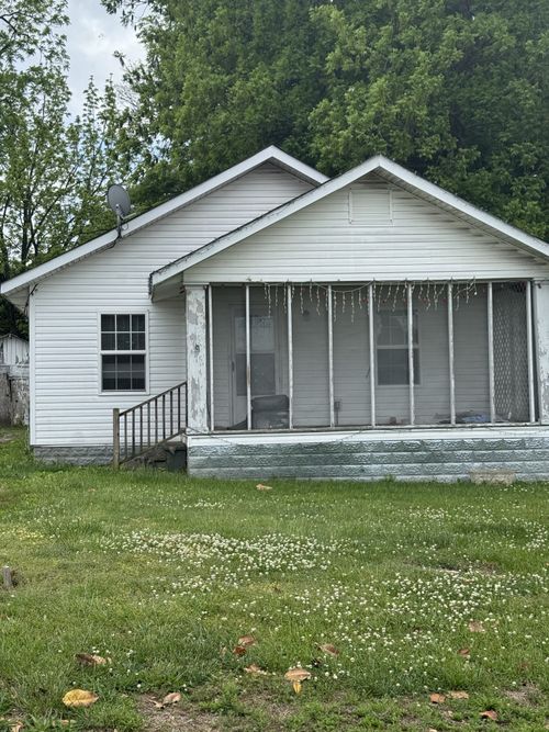 117 Martin St, McMinnville, TN, 37110-2055 | Card Image