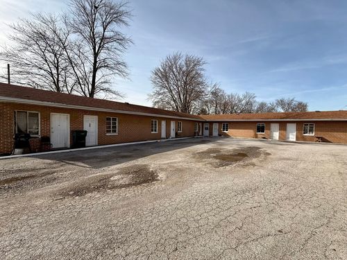 901 State Route 10 W, Clinton, IL, 61727-2169 | Card Image
