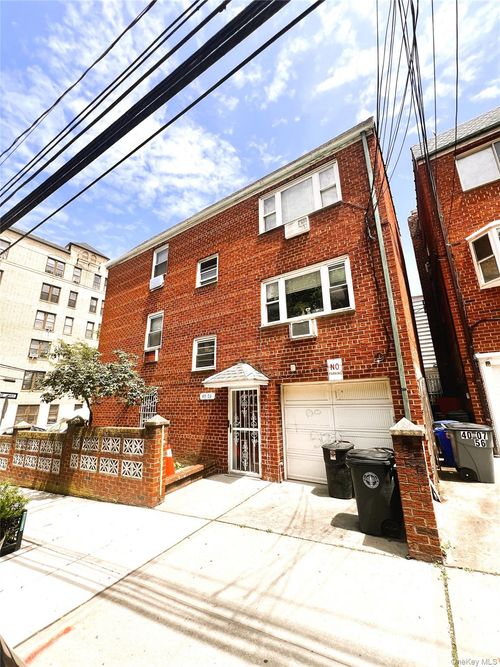 40 56th St, Woodside, NY, 11377-3426 | Card Image