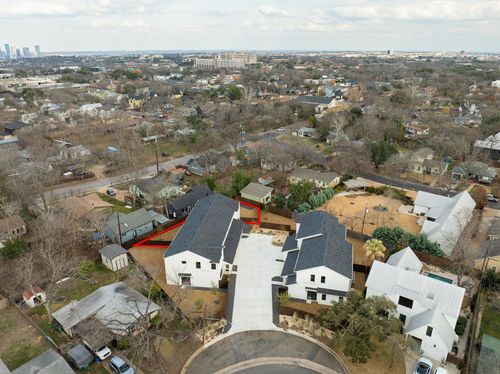 1b-1500 Sylvan Glade, Austin, TX, 78745-1845 | Card Image