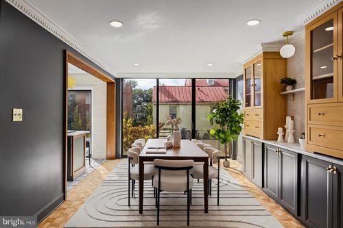 242 Locust St, PHILADELPHIA, PA, 19106-3901 | Card Image