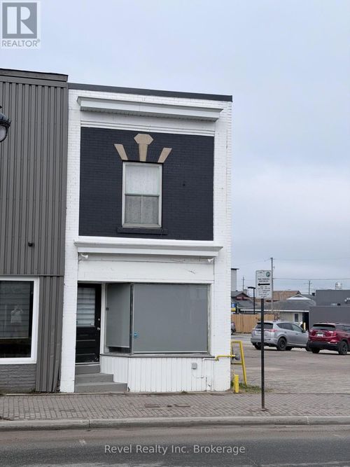 323 Algonquin Ave, North Bay, ON, P1B4W1 | Card Image