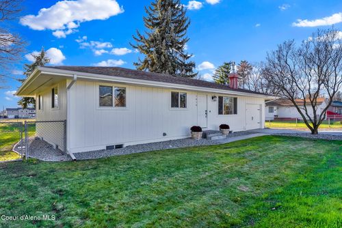 1810 Honeysuckle, Hayden, ID, 83835 | Card Image