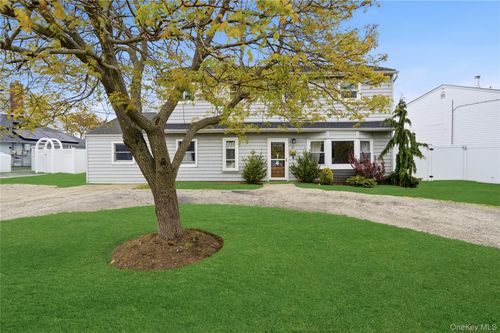 27 Polo Rd, Massapequa, NY, 11758-5937 | Card Image