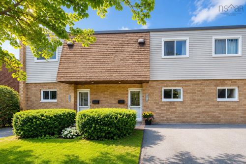 5519 Carriageway Cres, Condo with 3 bedrooms, 2 bathrooms and 1 parking in Halifax NS | Card Image