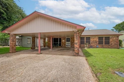 8715 Guinevere St, Houston, TX, 77029-3305 | Card Image