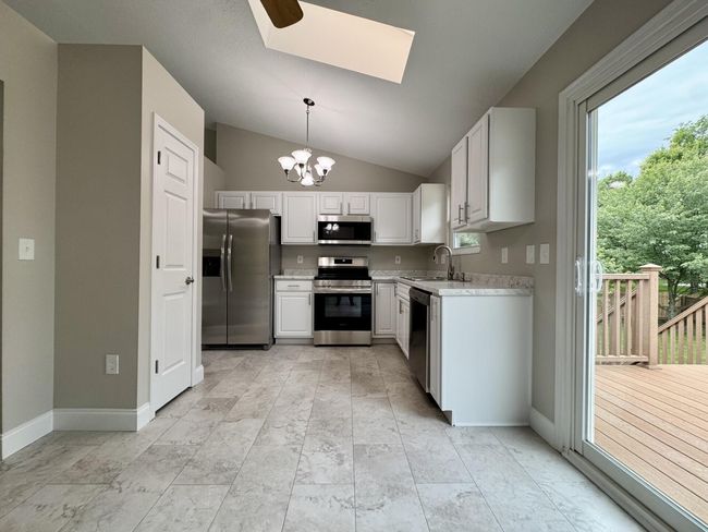 1039 Meadowbrook Ct, House other with 4 bedrooms, 2 bathrooms and null parking in Hebron KY | Image 21