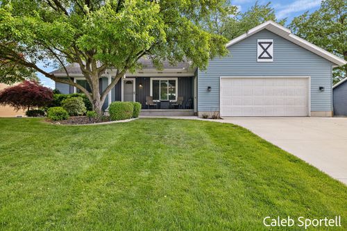 4530 Blackfoot Dr, Grandville, MI, 49418-2262 | Card Image