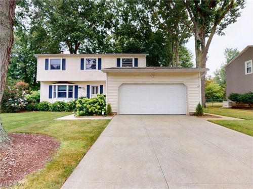 6267 Foxwood Ct, Mentor, OH, 44060-2113 | Card Image