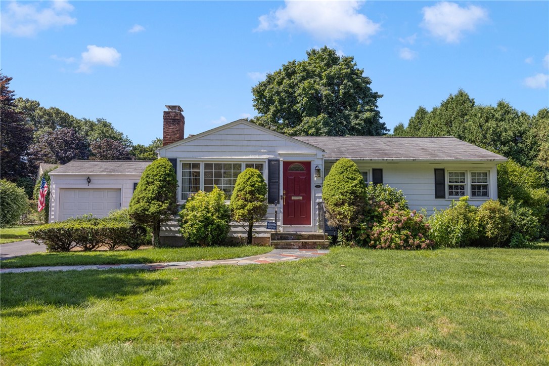 Whitewood Dr, Cranston, RI 02920
