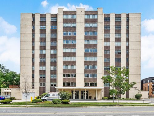 apt-905-141 N La Grange Rd, La Grange, IL, 60525-2000 | Card Image