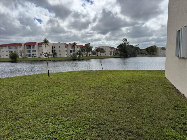APT-112 - 8020 N Sunrise Lakes Dr, Condo with 2 bedrooms, 2 bathrooms and null parking in Sunrise FL | Image 8