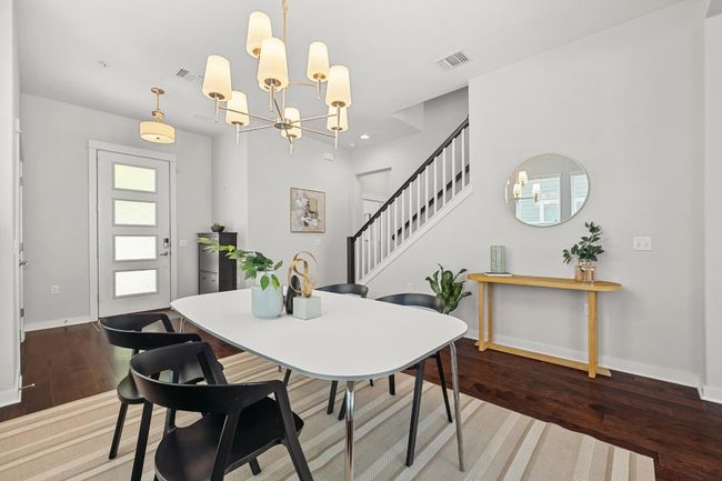 The dining area invites you to imagine unforgettable dinners, with plenty of space and natural light to set the mood | Image 6