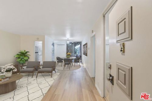 209-4255 W 5th St, LOS ANGELES, CA, 90013-2003 | Card Image