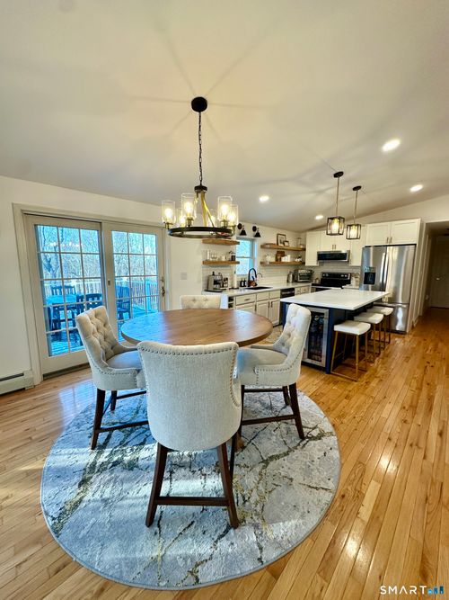 113 King St, Danbury, CT, 06811-2728 | Card Image