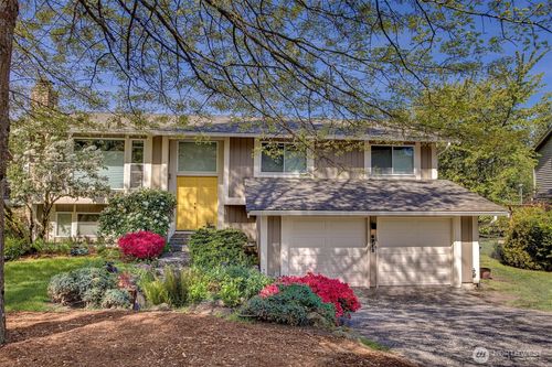 6713 128th Avenue Se, Bellevue, WA, 98006 | Card Image