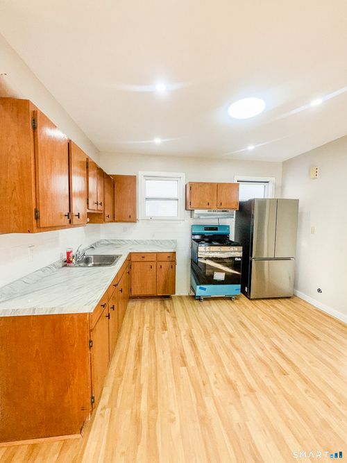 249 Hough Ave, Bridgeport, CT, 06608-2821 | Card Image