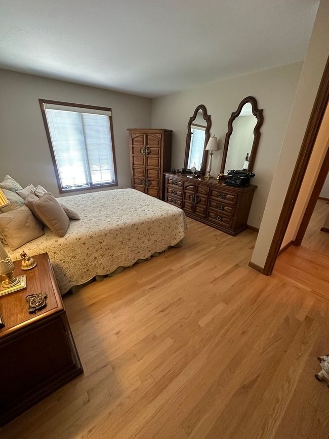 452 Hiawatha Trl, House other with 4 bedrooms, 3 bathrooms and 2 parking in Wood Dale IL | Image 13