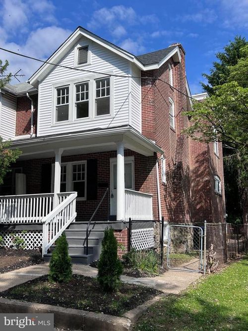 910 E 20th Street, CHESTER, PA, 19013 | Card Image