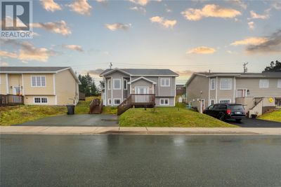 36 Dunrobin St, Home with 5 bedrooms, 3 bathrooms and null parking in Mount Pearl NL | Image 2