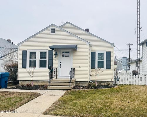 110 S Monroe St, Fremont, OH, 43420-2864 | Card Image