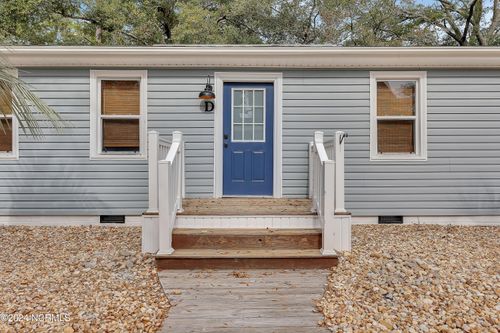 d-111 Ne 19th St, Oak Island, NC, 28465-6202 | Card Image