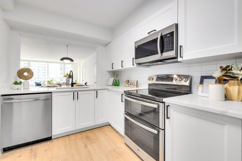 905-6070 Mcmurray Ave, Burnaby, BC, V5H4J3 | Card Image