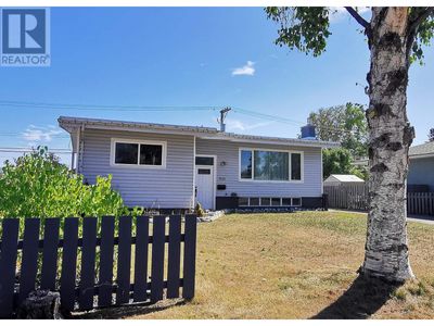 1242 Carney St, House other with 4 bedrooms, 2 bathrooms and null parking in Prince George BC | Image 2